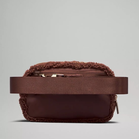 NWT Lululemon Everywhere Fleece Belt Bag 1L Brown Earth/Gold - Picture 12 of 15